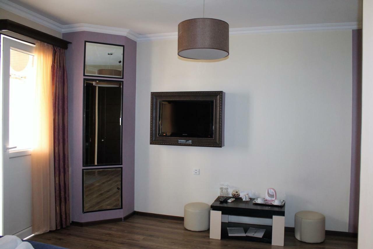 Panorama Eco-Hotel Tiflis Exterior foto